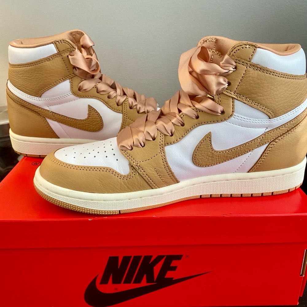 Nike Air Jordan 1 Retro High OG - Praline - Size 9
